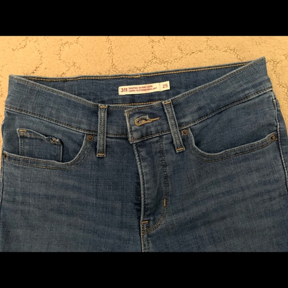 LEVI’S 311 SHAPING SKINNY CAPRI JEANS - Picture 3 of 4